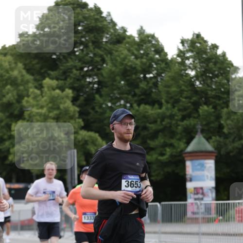 29.06.2025 - hella hamburg halbmarathon Jannik Wohlers http://msf.ph/oto/8257808 29.06.2025 10:32:07 Lombardsbrücke 1199, 1640, 3365, 3653, 3670, 4857, 5783, 5871, 5941, 6228, 6312, 6315, 7308, 7309, 7468, 7531, 7633, 7702, 7749, 7750, 8124, 8127, 8303, 8625, 8787, 8840, 8914, 8993, 9010, 9706, 9765, 10002, 10048, 10203, 10354, 10470, 10624, 10828, 11205, 11225, 11362, 11787, 11972, 12443, 12470, 12864, 13284, 13335, 13423, 14159, 14301, 14788, 14888, 15071, 15086, 15088, 15120, 15147, 15364, 15569, 15847, 16187, 16898, 16999, 17167, 18069, 18706 meine-sportfotos.de
