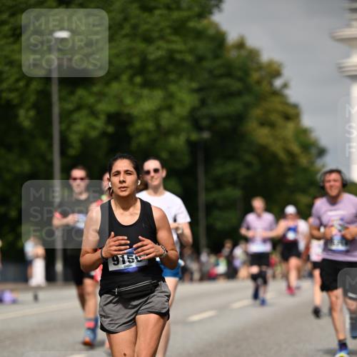 29.06.2025 - hella hamburg halbmarathon Dr. Thomas Lammeyer http://msf.ph/oto/8257850 29.06.2025 10:14:35 Kennedybrücke 1052, 1186, 1456, 1548, 1781, 5182, 5653, 5806, 7058, 8561, 8685, 9150, 9829 meine-sportfotos.de