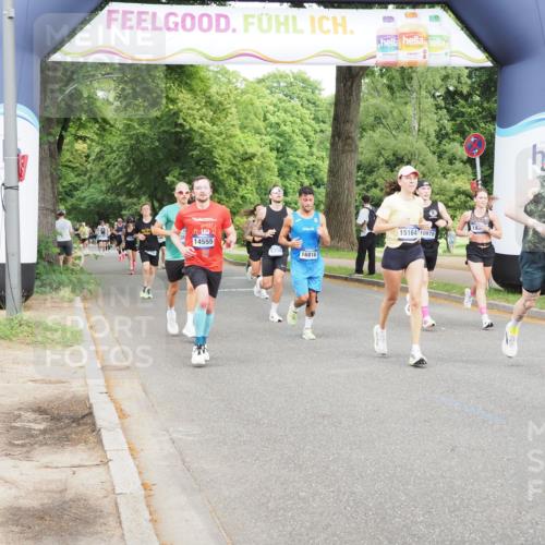 29.06.2025 - hella hamburg halbmarathon MichiJ http://msf.ph/oto/8257941 29.06.2025 10:29:37 Zwischen KM18-KM19 3618, 4634, 4893, 5007, 5014, 8074, 8358, 9358, 10978, 11062, 11922, 13268, 14555, 15164, 16599, 16816, 17834, 18399 meine-sportfotos.de