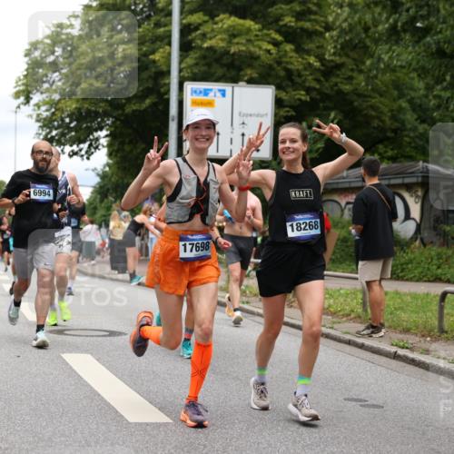 29.06.2025 - hella hamburg halbmarathon Yannick Fuchs http://msf.ph/oto/8257999 29.06.2025 10:48:29 20KM 1327, 1410, 1496, 1815, 2474, 2771, 3041, 3177, 3310, 3791, 3794, 3861, 3898, 3945, 4189, 4231, 6082, 6084, 6356, 6443, 6581, 6723, 6994, 8223, 8449, 8698, 8772, 8798, 9012, 9060, 9227, 10191, 10192, 10263, 10266, 11499, 11747, 12186, 12213, 12362, 12489, 13297, 13869, 14036, 14592, 14638, 14660, 14818, 14948, 15113, 15156, 15169, 15408, 15524, 15879, 16092, 16574, 16750, 17740, 17765, 18759, 19177 meine-sportfotos.de