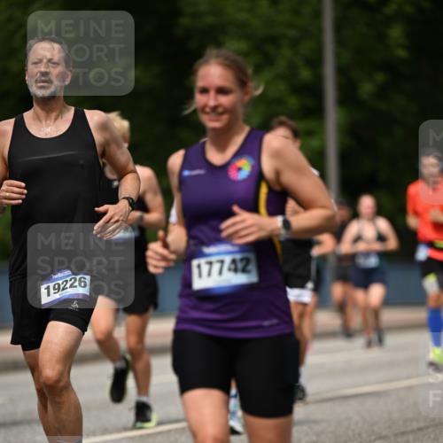 29.06.2025 - hella hamburg halbmarathon Dr. Thomas Lammeyer http://msf.ph/oto/8258047 29.06.2025 10:35:09 Kennedybrücke 1059, 1097, 1472, 1773, 1979, 2414, 2505, 2569, 2754, 2755, 2914, 3131, 3281, 3443, 4561, 4817, 5437, 5943, 6057, 6195, 6546, 6616, 6725, 6787, 7351, 7604, 7772, 8050, 9937, 10989 meine-sportfotos.de