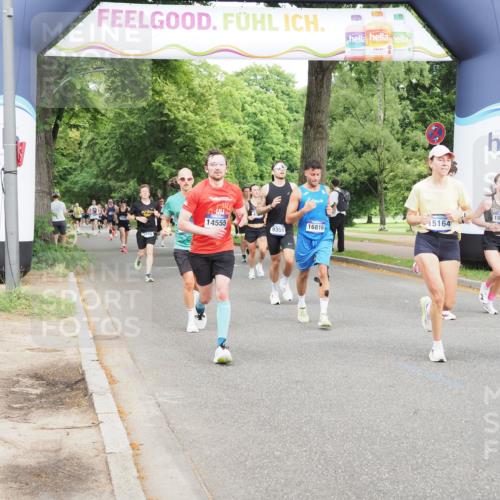 29.06.2025 - hella hamburg halbmarathon MichiJ http://msf.ph/oto/8258070 29.06.2025 10:29:37 Zwischen KM18-KM19 3618, 4634, 4893, 5007, 5014, 8074, 8358, 9358, 10978, 11062, 11922, 13268, 14555, 15164, 16599, 16816, 17834, 18399 meine-sportfotos.de