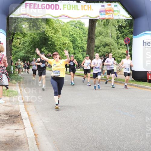29.06.2025 - hella hamburg halbmarathon MichiJ http://msf.ph/oto/8258078 29.06.2025 10:53:10 Zwischen KM18-KM19 1781, 4227, 4322, 4499, 5951, 8402, 8926, 10389, 13173, 15678, 17077, 17638, 17880, 18178, 18655 meine-sportfotos.de