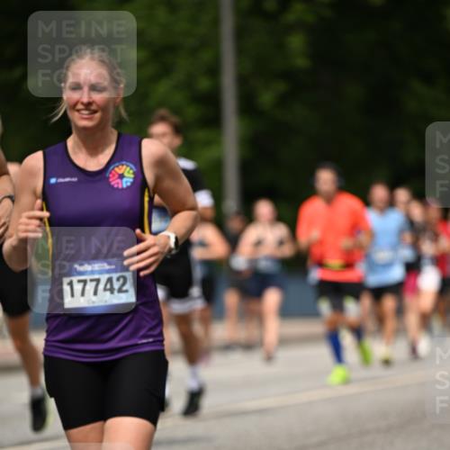 29.06.2025 - hella hamburg halbmarathon Dr. Thomas Lammeyer http://msf.ph/oto/8258115 29.06.2025 10:35:09 Kennedybrücke 1059, 1097, 1472, 1773, 1979, 2414, 2505, 2569, 2754, 2755, 2914, 3131, 3281, 3443, 4561, 4817, 5437, 5943, 6057, 6195, 6546, 6616, 6725, 6787, 7351, 7604, 7772, 8050, 9937, 10989 meine-sportfotos.de