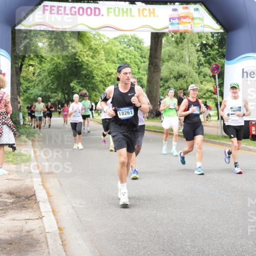 29.06.2025 - hella hamburg halbmarathon MichiJ http://msf.ph/oto/8258185 29.06.2025 10:53:12 Zwischen KM18-KM19 1790, 3461, 4227, 4322, 4499, 8926, 13173, 15678, 16099, 17077, 17638, 17880, 18178, 18261, 18655 meine-sportfotos.de