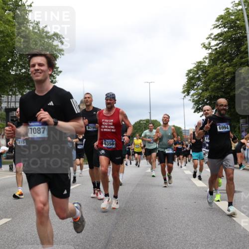 29.06.2025 - hella hamburg halbmarathon Yannick Fuchs http://msf.ph/oto/8258208 29.06.2025 10:48:29 20KM 1327, 1410, 1496, 1815, 2474, 2771, 3041, 3177, 3310, 3791, 3794, 3861, 3898, 3945, 4189, 4231, 6082, 6084, 6356, 6443, 6581, 6723, 6994, 8223, 8449, 8698, 8772, 8798, 9012, 9060, 9227, 10191, 10192, 10263, 10266, 11499, 11747, 12186, 12213, 12362, 12489, 13297, 13869, 14036, 14592, 14638, 14660, 14818, 14948, 15113, 15156, 15169, 15408, 15524, 15879, 16092, 16574, 16750, 17740, 17765, 18759, 19177 meine-sportfotos.de