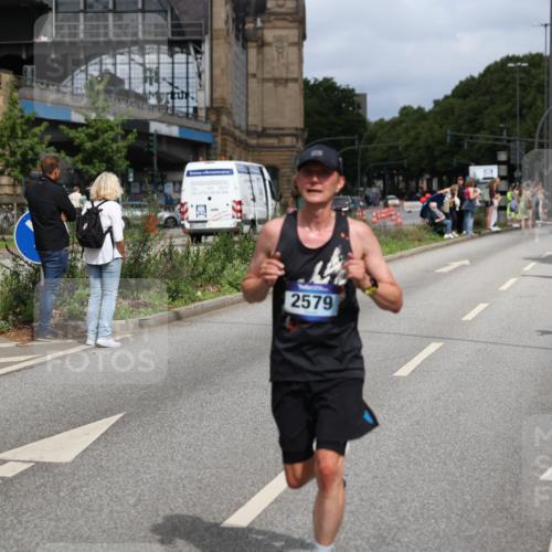 29.06.2025 - hella hamburg halbmarathon Yannick Fuchs http://msf.ph/oto/8258252 29.06.2025 10:36:00 20KM 1570, 1631, 1800, 2579, 4893, 5387, 6550, 6771, 6901, 7432, 7796, 8358, 9547, 9640, 9711, 9755, 9815, 9885, 10375, 10894, 12292, 12434, 13714, 13876, 14555, 14899, 15351, 16084, 16816, 17032, 17100, 17882, 18442, 18491, 18509, 18764, 18802 meine-sportfotos.de