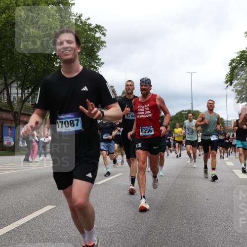 29.06.2025 - hella hamburg halbmarathon Yannick Fuchs http://msf.ph/oto/8258318 29.06.2025 10:48:30 20KM 1327, 1410, 1496, 1815, 2474, 2771, 3041, 3177, 3310, 3791, 3794, 3861, 3898, 3945, 4189, 4231, 6082, 6084, 6356, 6443, 6581, 6723, 6994, 8223, 8449, 8514, 8698, 8772, 8798, 9012, 9060, 9227, 10191, 10192, 10263, 10266, 11499, 11747, 12186, 12213, 12362, 12489, 13297, 13869, 14036, 14592, 14638, 14660, 14818, 14948, 15113, 15156, 15169, 15408, 15524, 15879, 16092, 16574, 16750, 17740, 17765, 18759, 19177 meine-sportfotos.de