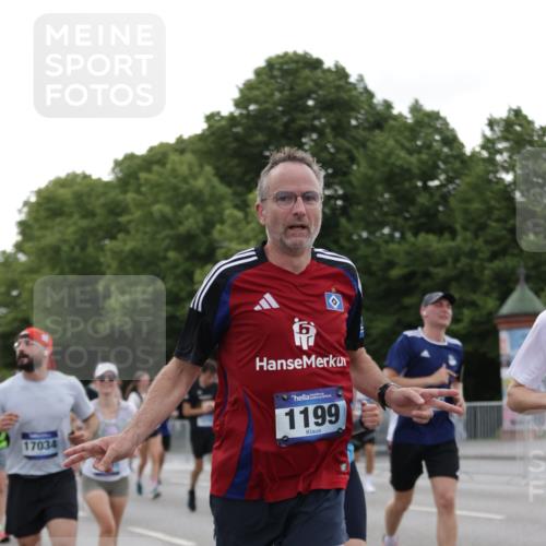 29.06.2025 - hella hamburg halbmarathon Jannik Wohlers http://msf.ph/oto/8258346 29.06.2025 10:32:10 Lombardsbrücke 1199, 1640, 3365, 3653, 3660, 3670, 4857, 5783, 5871, 5941, 6228, 6312, 6315, 7308, 7309, 7468, 7531, 7633, 7702, 7749, 7750, 8127, 8303, 8625, 8840, 8993, 9010, 9188, 9706, 9765, 10002, 10013, 10048, 10203, 10277, 10354, 10470, 10624, 10770, 11076, 11205, 11248, 11972, 12443, 12470, 12864, 13335, 14159, 14301, 14788, 14888, 15071, 15086, 15088, 15147, 15171, 15364, 15569, 15847, 15997, 16129, 16187, 16898, 16999, 17041, 17167, 18069, 18706, 18927 meine-sportfotos.de