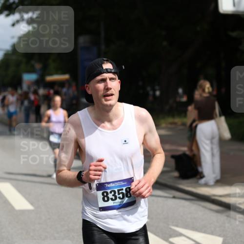 29.06.2025 - hella hamburg halbmarathon Yannick Fuchs http://msf.ph/oto/8258395 29.06.2025 10:36:02 20KM 1570, 1631, 1800, 2579, 4893, 5387, 6550, 6901, 7432, 7796, 8358, 9547, 9711, 9815, 9885, 10894, 11417, 12292, 12434, 12588, 13714, 13876, 14346, 14555, 14899, 15351, 16084, 16816, 17032, 17100, 17882, 18442, 18491, 18509, 18764, 18802 meine-sportfotos.de