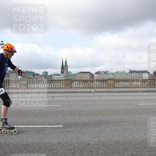29.06.2025 - hella hamburg halbmarathon Lena Gebhardt http://msf.ph/oto/8258398 29.06.2025 09:03:30 Lombardsbrücke  meine-sportfotos.de