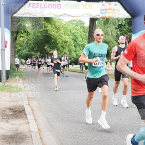 29.06.2025 - hella hamburg halbmarathon MichiJ http://msf.ph/oto/8258401 29.06.2025 10:29:39 Zwischen KM18-KM19 2675, 4380, 4634, 5007, 5014, 8074, 9358, 9885, 10978, 11062, 11922, 12365, 14555, 15164, 16599, 16816, 18399 meine-sportfotos.de