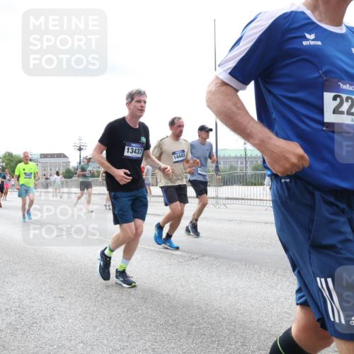 29.06.2025 - hella hamburg halbmarathon Lena Gebhardt http://msf.ph/oto/8258405 29.06.2025 10:34:24 Lombardsbrücke 1025, 1417, 1672, 1705, 1787, 2023, 2265, 2412, 2464, 2482, 2496, 2510, 2511, 2526, 2801, 2933, 3145, 3420, 3829, 3848, 4540, 4807, 4824, 4826, 5453, 5561, 5584, 5609, 6034, 6105, 6171, 6329, 6364, 6571, 6574, 6843, 7324, 7329, 7386, 7644, 7733, 8277, 8349, 8705, 8965, 9164, 9379, 9448, 9514, 10335, 10360, 10564, 10674, 11872, 12164, 13957, 15477, 16238, 16311, 16390, 16682, 16919, 17230, 18158, 18941 meine-sportfotos.de