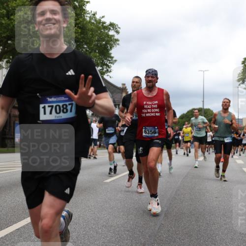 29.06.2025 - hella hamburg halbmarathon Yannick Fuchs http://msf.ph/oto/8258454 29.06.2025 10:48:30 20KM 1327, 1410, 1496, 1815, 2474, 2771, 3041, 3177, 3310, 3791, 3794, 3861, 3898, 3945, 4189, 4231, 6082, 6084, 6356, 6443, 6581, 6723, 6994, 8223, 8449, 8514, 8698, 8772, 8798, 9012, 9060, 9227, 10191, 10192, 10263, 10266, 11499, 11747, 12186, 12213, 12362, 12489, 13297, 13869, 14036, 14592, 14638, 14660, 14818, 14948, 15113, 15156, 15169, 15408, 15524, 15879, 16092, 16574, 16750, 17740, 17765, 18759, 19177 meine-sportfotos.de