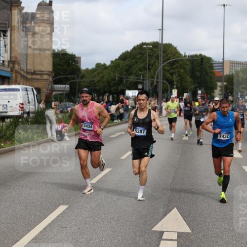 29.06.2025 - hella hamburg halbmarathon Yannick Fuchs http://msf.ph/oto/8258536 29.06.2025 10:36:05 20KM 1570, 1763, 1800, 2579, 2675, 4893, 5387, 5987, 6550, 7092, 7432, 8358, 9547, 9815, 9885, 10894, 11417, 12434, 12588, 13714, 13876, 14346, 14899, 15351, 16084, 16816, 17032, 17100, 17159, 17182, 17882, 18442, 18491, 18509, 18764, 18802 meine-sportfotos.de