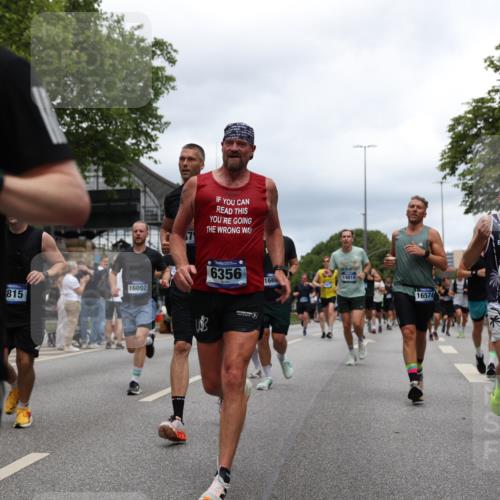29.06.2025 - hella hamburg halbmarathon Yannick Fuchs http://msf.ph/oto/8258555 29.06.2025 10:48:30 20KM 1327, 1410, 1496, 1815, 2474, 2771, 3041, 3177, 3310, 3791, 3794, 3861, 3898, 3945, 4189, 4231, 6082, 6084, 6356, 6443, 6581, 6723, 6994, 8223, 8449, 8514, 8698, 8772, 8798, 9012, 9060, 9227, 10191, 10192, 10263, 10266, 11499, 11747, 12186, 12213, 12362, 12489, 13297, 13869, 14036, 14592, 14638, 14660, 14818, 14948, 15113, 15156, 15169, 15408, 15524, 15879, 16092, 16574, 16750, 17740, 17765, 18759, 19177 meine-sportfotos.de
