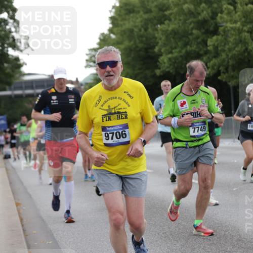 29.06.2025 - hella hamburg halbmarathon Jannik Wohlers http://msf.ph/oto/8258562 29.06.2025 10:32:12 Lombardsbrücke 1199, 1640, 2059, 3653, 3660, 3670, 4446, 4857, 5783, 5871, 5941, 6228, 6312, 6315, 7308, 7309, 7387, 7468, 7531, 7633, 7702, 7749, 7750, 8303, 8625, 8840, 8993, 9010, 9188, 9765, 10002, 10013, 10048, 10203, 10277, 10354, 10470, 10624, 10770, 11076, 11205, 11248, 12470, 12864, 13335, 14159, 14301, 14788, 14888, 15071, 15086, 15088, 15147, 15171, 15569, 15847, 15997, 16129, 16187, 16898, 16999, 17041, 17167, 18069, 18706, 18927 meine-sportfotos.de