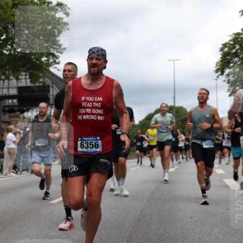 29.06.2025 - hella hamburg halbmarathon Yannick Fuchs http://msf.ph/oto/8258626 29.06.2025 10:48:30 20KM 1327, 1410, 1496, 1815, 2474, 2771, 3041, 3177, 3310, 3791, 3794, 3861, 3898, 3945, 4189, 4231, 6082, 6084, 6356, 6443, 6581, 6723, 6994, 8223, 8449, 8514, 8698, 8772, 8798, 9012, 9060, 9227, 10191, 10192, 10263, 10266, 11499, 11747, 12186, 12213, 12362, 12489, 13297, 13869, 14036, 14592, 14638, 14660, 14818, 14948, 15113, 15156, 15169, 15408, 15524, 15879, 16092, 16574, 16750, 17740, 17765, 18759, 19177 meine-sportfotos.de