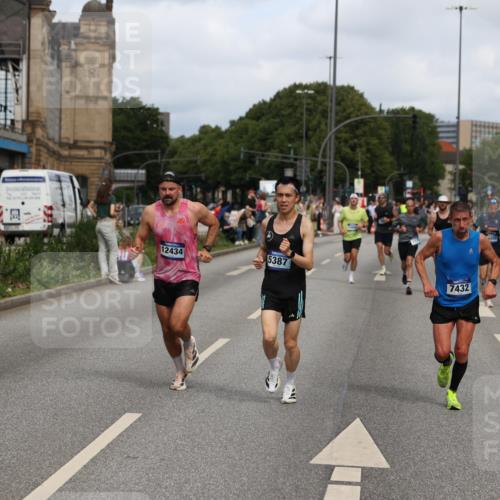 29.06.2025 - hella hamburg halbmarathon Yannick Fuchs http://msf.ph/oto/8258638 29.06.2025 10:36:05 20KM 1570, 1763, 1800, 2579, 2675, 4893, 5387, 5987, 6550, 7092, 7432, 8358, 9547, 9815, 9885, 10894, 11417, 12434, 12588, 13714, 13876, 14346, 14899, 15351, 16084, 16816, 17032, 17100, 17159, 17182, 17882, 18442, 18491, 18509, 18764, 18802 meine-sportfotos.de