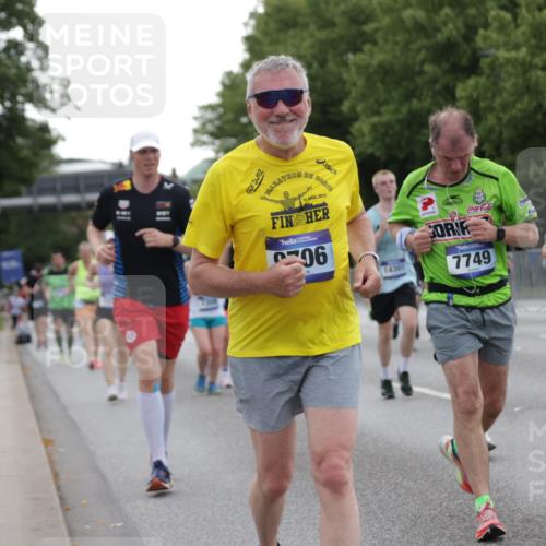 29.06.2025 - hella hamburg halbmarathon Jannik Wohlers http://msf.ph/oto/8258673 29.06.2025 10:32:13 Lombardsbrücke 1199, 1640, 2059, 3653, 3660, 3670, 4446, 5783, 5871, 5941, 6228, 6312, 6315, 7308, 7309, 7387, 7468, 7531, 7633, 7702, 7749, 7750, 8303, 8625, 8840, 9010, 9188, 10002, 10013, 10048, 10203, 10277, 10354, 10470, 10624, 10770, 11076, 11205, 11248, 12470, 12864, 13335, 14159, 14301, 14788, 14888, 15071, 15086, 15088, 15147, 15171, 15569, 15847, 15997, 16129, 16187, 16898, 16999, 17041, 17167, 18069, 18706, 18927, 19156 meine-sportfotos.de