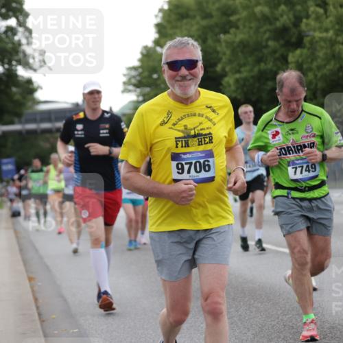 29.06.2025 - hella hamburg halbmarathon Jannik Wohlers http://msf.ph/oto/8258698 29.06.2025 10:32:13 Lombardsbrücke 1199, 1640, 2059, 3653, 3660, 3670, 4446, 5783, 5871, 5941, 6228, 6312, 6315, 7308, 7309, 7387, 7468, 7531, 7633, 7702, 7749, 7750, 8303, 8625, 8840, 9010, 9188, 10002, 10013, 10048, 10203, 10277, 10354, 10470, 10624, 10770, 11076, 11205, 11248, 12470, 12864, 13335, 14159, 14301, 14788, 14888, 15071, 15086, 15088, 15147, 15171, 15569, 15847, 15997, 16129, 16187, 16898, 16999, 17041, 17167, 18069, 18706, 18927, 19156 meine-sportfotos.de