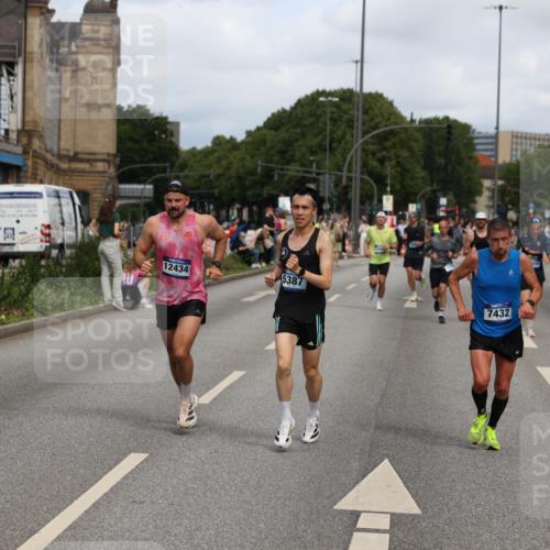 29.06.2025 - hella hamburg halbmarathon Yannick Fuchs http://msf.ph/oto/8258731 29.06.2025 10:36:05 20KM 1570, 1763, 1800, 2579, 2675, 4893, 5387, 5987, 6550, 7092, 7432, 8358, 9547, 9815, 9885, 10894, 11417, 12434, 12588, 13714, 13876, 14346, 14899, 15351, 16084, 16816, 17032, 17100, 17159, 17182, 17882, 18442, 18491, 18509, 18764, 18802 meine-sportfotos.de