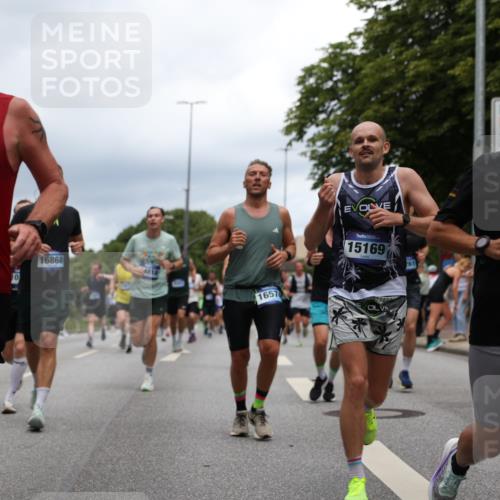 29.06.2025 - hella hamburg halbmarathon Yannick Fuchs http://msf.ph/oto/8258734 29.06.2025 10:48:30 20KM 1327, 1410, 1496, 1815, 2474, 2771, 3041, 3177, 3310, 3791, 3794, 3861, 3898, 3945, 4189, 4231, 6082, 6084, 6356, 6443, 6581, 6723, 6994, 8223, 8449, 8514, 8698, 8772, 8798, 9012, 9060, 9227, 10191, 10192, 10263, 10266, 11499, 11747, 12186, 12213, 12362, 12489, 13297, 13869, 14036, 14592, 14638, 14660, 14818, 14948, 15113, 15156, 15169, 15408, 15524, 15879, 16092, 16574, 16750, 17740, 17765, 18759, 19177 meine-sportfotos.de