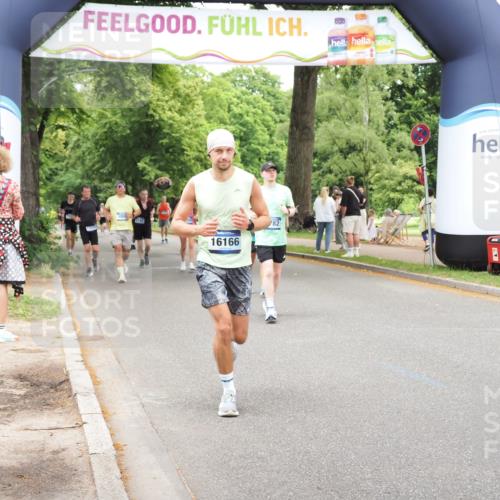 29.06.2025 - hella hamburg halbmarathon MichiJ http://msf.ph/oto/8258742 29.06.2025 10:53:17 Zwischen KM18-KM19 1790, 3461, 4286, 4322, 4782, 7485, 15678, 16099, 16166, 17638, 17880, 18261, 18655 meine-sportfotos.de