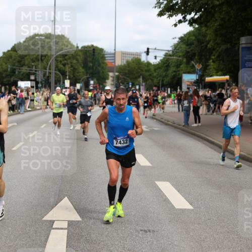 29.06.2025 - hella hamburg halbmarathon Yannick Fuchs http://msf.ph/oto/8258757 29.06.2025 10:36:06 20KM 1570, 1763, 1800, 2579, 2675, 4893, 5387, 5987, 6550, 7092, 7432, 8358, 9547, 9815, 9885, 10894, 11417, 12434, 12588, 13714, 13876, 14346, 14899, 15351, 16084, 16816, 17032, 17100, 17159, 17182, 17882, 18442, 18491, 18509, 18764, 18802 meine-sportfotos.de