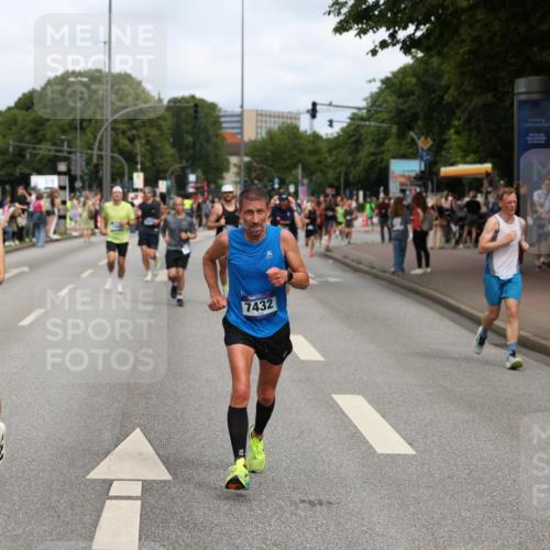 29.06.2025 - hella hamburg halbmarathon Yannick Fuchs http://msf.ph/oto/8258787 29.06.2025 10:36:06 20KM 1570, 1763, 1800, 2579, 2675, 4893, 5387, 5987, 6550, 7092, 7432, 8358, 9547, 9815, 9885, 10894, 11417, 12434, 12588, 13714, 13876, 14346, 14899, 15351, 16084, 16816, 17032, 17100, 17159, 17182, 17882, 18442, 18491, 18509, 18764, 18802 meine-sportfotos.de