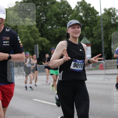 29.06.2025 - hella hamburg halbmarathon Jannik Wohlers http://msf.ph/oto/8258810 29.06.2025 10:32:15 Lombardsbrücke 1199, 1237, 1640, 2059, 3653, 3660, 3670, 3753, 4446, 5783, 5871, 5941, 6228, 6312, 6315, 7308, 7309, 7387, 7531, 7633, 7702, 7749, 7750, 8625, 9010, 9188, 10002, 10013, 10048, 10203, 10277, 10354, 10470, 10624, 10770, 11076, 11205, 11248, 12470, 12508, 13335, 14301, 14888, 15071, 15171, 15847, 15997, 16129, 16187, 16502, 16898, 16999, 17041, 17167, 17508, 18069, 18706, 18927, 19156 meine-sportfotos.de