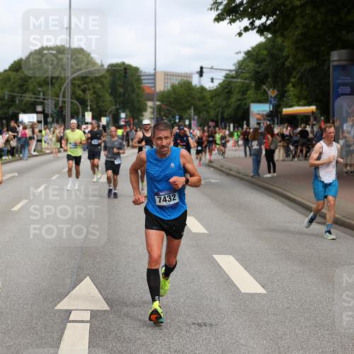 29.06.2025 - hella hamburg halbmarathon Yannick Fuchs http://msf.ph/oto/8258832 29.06.2025 10:36:06 20KM 1570, 1763, 1800, 2579, 2675, 4893, 5387, 5987, 6550, 7092, 7432, 8358, 9547, 9815, 9885, 10894, 11417, 12434, 12588, 13714, 13876, 14346, 14899, 15351, 16084, 16816, 17032, 17100, 17159, 17182, 17882, 18442, 18491, 18509, 18764, 18802 meine-sportfotos.de
