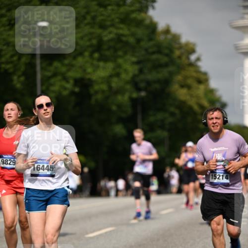 29.06.2025 - hella hamburg halbmarathon Dr. Thomas Lammeyer http://msf.ph/oto/8258866 29.06.2025 10:14:37 Kennedybrücke 1052, 1186, 1548, 1781, 5182, 5653, 5806, 7058, 8561, 8685, 9150, 9829 meine-sportfotos.de