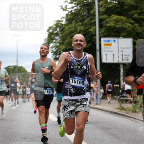29.06.2025 - hella hamburg halbmarathon Yannick Fuchs http://msf.ph/oto/8258900 29.06.2025 10:48:31 20KM 1327, 1410, 1496, 1815, 2474, 2771, 3041, 3177, 3310, 3791, 3794, 3861, 3945, 4189, 4231, 4938, 6082, 6084, 6356, 6443, 6581, 6723, 6994, 8223, 8449, 8514, 8698, 8772, 8798, 9012, 9060, 9227, 10191, 10192, 10263, 10266, 11333, 11499, 11747, 12186, 12362, 12489, 13297, 13869, 14036, 14175, 14592, 14638, 14660, 14818, 14948, 15113, 15156, 15169, 15408, 15524, 15879, 16092, 16574, 16750, 17740, 17765, 19177 meine-sportfotos.de