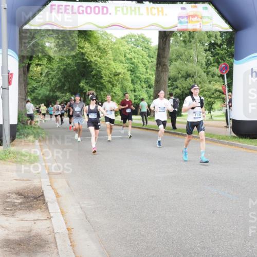 29.06.2025 - hella hamburg halbmarathon MichiJ http://msf.ph/oto/8258995 29.06.2025 10:29:41 Zwischen KM18-KM19 1136, 2675, 4380, 5007, 9358, 9885, 10978, 11062, 11922, 12365, 14555, 15164, 16816, 18399 meine-sportfotos.de
