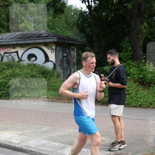 29.06.2025 - hella hamburg halbmarathon Yannick Fuchs http://msf.ph/oto/8259066 29.06.2025 10:36:09 20KM 1570, 1763, 1800, 2579, 2675, 5387, 5987, 6593, 7092, 7432, 8358, 9815, 10415, 10894, 11417, 12434, 12588, 13714, 13876, 14346, 14899, 15521, 16084, 17032, 17159, 17182, 17882, 18442, 18491, 18509, 18764, 18772, 18802, 19046 meine-sportfotos.de