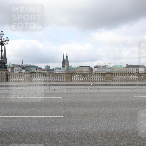 29.06.2025 - hella hamburg halbmarathon Lena Gebhardt http://msf.ph/oto/8259103 29.06.2025 09:03:34 Lombardsbrücke  meine-sportfotos.de