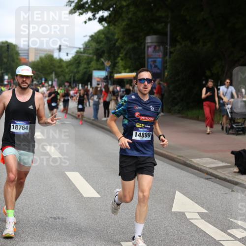 29.06.2025 - hella hamburg halbmarathon Yannick Fuchs http://msf.ph/oto/8259176 29.06.2025 10:36:10 20KM 1570, 1763, 1800, 2579, 2675, 5387, 5987, 6593, 7092, 7432, 8358, 9815, 10415, 10894, 11417, 12434, 12588, 13714, 13876, 14346, 14899, 15521, 16084, 17032, 17159, 17182, 17882, 18442, 18491, 18509, 18764, 18772, 18802, 19046 meine-sportfotos.de