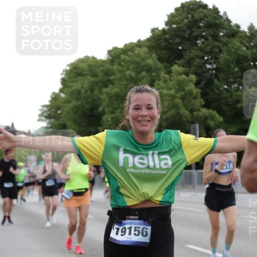 29.06.2025 - hella hamburg halbmarathon Jannik Wohlers http://msf.ph/oto/8259186 29.06.2025 10:32:23 Lombardsbrücke 1078, 1237, 1732, 2059, 2276, 3422, 3660, 3670, 3708, 3753, 4446, 6040, 6861, 7308, 7309, 7387, 7531, 7633, 7749, 7750, 8170, 8839, 9010, 9034, 9188, 9542, 10013, 10048, 10203, 10277, 10470, 10770, 11076, 11248, 11756, 12423, 12424, 12470, 12508, 12907, 13789, 14301, 14347, 15171, 15997, 16129, 16502, 16702, 16898, 16999, 17041, 17102, 17167, 17508, 17664, 18069, 18502, 18706, 18927, 19156 meine-sportfotos.de