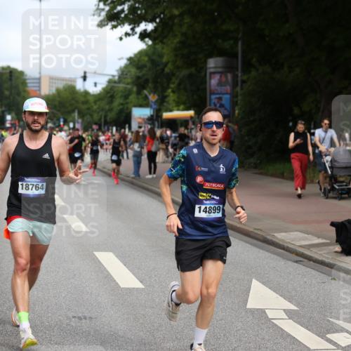 29.06.2025 - hella hamburg halbmarathon Yannick Fuchs http://msf.ph/oto/8259192 29.06.2025 10:36:10 20KM 1570, 1763, 1800, 2579, 2675, 5387, 5987, 6593, 7092, 7432, 8358, 9815, 10415, 10894, 11417, 12434, 12588, 13714, 13876, 14346, 14899, 15521, 16084, 17032, 17159, 17182, 17882, 18442, 18491, 18509, 18764, 18772, 18802, 19046 meine-sportfotos.de