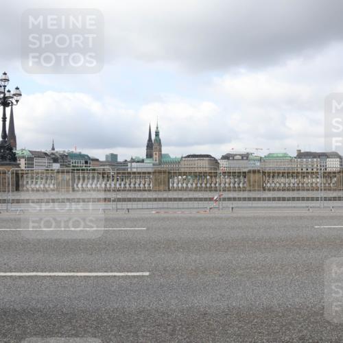 29.06.2025 - hella hamburg halbmarathon Lena Gebhardt http://msf.ph/oto/8259210 29.06.2025 09:03:34 Lombardsbrücke  meine-sportfotos.de
