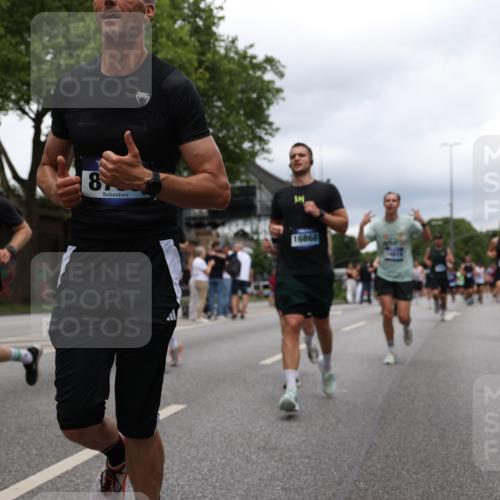 29.06.2025 - hella hamburg halbmarathon Yannick Fuchs http://msf.ph/oto/8259254 29.06.2025 10:48:31 20KM 1327, 1410, 1496, 1815, 2474, 2771, 3041, 3177, 3310, 3791, 3794, 3861, 3945, 4189, 4231, 4938, 6082, 6084, 6356, 6443, 6581, 6723, 6994, 8223, 8449, 8514, 8698, 8772, 8798, 9012, 9060, 9227, 10191, 10192, 10263, 10266, 11333, 11499, 11747, 12186, 12362, 12489, 13297, 13869, 14036, 14175, 14592, 14638, 14660, 14818, 14948, 15113, 15156, 15169, 15408, 15524, 15879, 16092, 16574, 16750, 17740, 17765, 19177 meine-sportfotos.de