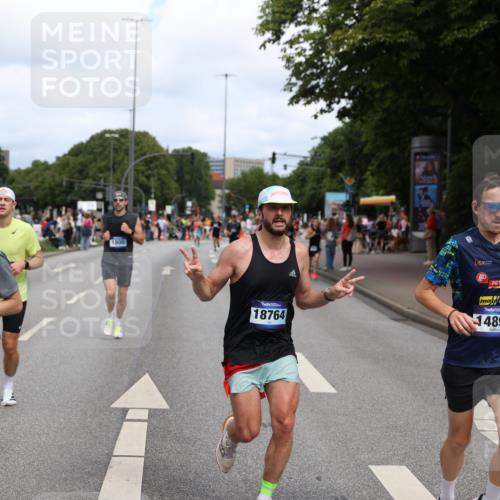 29.06.2025 - hella hamburg halbmarathon Yannick Fuchs http://msf.ph/oto/8259266 29.06.2025 10:36:11 20KM 1570, 1763, 1800, 2579, 2675, 5387, 5987, 6593, 7092, 7432, 8358, 9815, 10415, 10894, 11417, 12434, 12588, 13714, 13876, 14346, 14899, 15521, 16084, 17032, 17159, 17182, 17882, 18442, 18491, 18509, 18764, 18772, 18802, 19046 meine-sportfotos.de