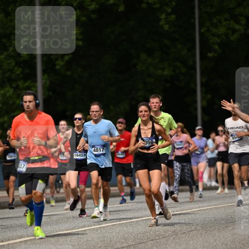 29.06.2025 - hella hamburg halbmarathon Dr. Thomas Lammeyer http://msf.ph/oto/8259295 29.06.2025 10:35:11 Kennedybrücke 1059, 1097, 1472, 1547, 1773, 1979, 2414, 2505, 2754, 2755, 2914, 3131, 3281, 3443, 4561, 4817, 5437, 5943, 6057, 6078, 6195, 6546, 6616, 6725, 6787, 7351, 7604, 7772, 8050, 8812, 8941, 9937, 10586, 10989 meine-sportfotos.de