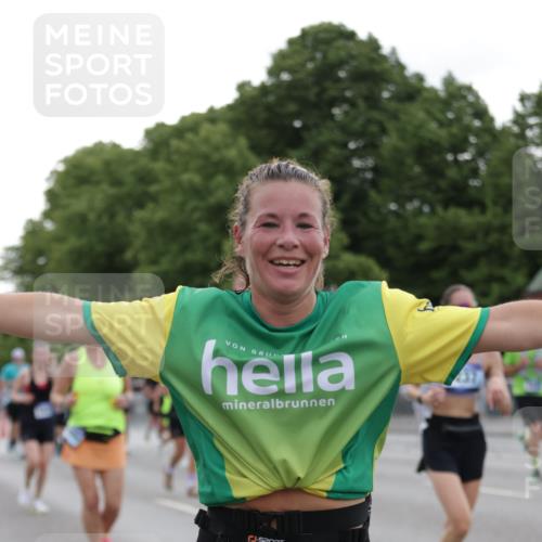 29.06.2025 - hella hamburg halbmarathon Jannik Wohlers http://msf.ph/oto/8259315 29.06.2025 10:32:23 Lombardsbrücke 1078, 1237, 1732, 2059, 2276, 3422, 3660, 3670, 3708, 3753, 4446, 6040, 6861, 7308, 7309, 7387, 7531, 7633, 7749, 7750, 8170, 8839, 9010, 9034, 9188, 9542, 10013, 10048, 10203, 10277, 10470, 10770, 11076, 11248, 11756, 12423, 12424, 12470, 12508, 12907, 13789, 14301, 14347, 15171, 15997, 16129, 16502, 16702, 16898, 16999, 17041, 17102, 17167, 17508, 17664, 18069, 18502, 18706, 18927, 19156 meine-sportfotos.de