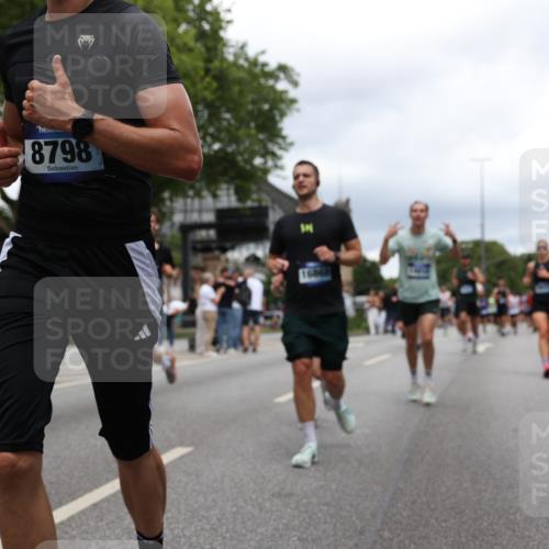 29.06.2025 - hella hamburg halbmarathon Yannick Fuchs http://msf.ph/oto/8259318 29.06.2025 10:48:31 20KM 1327, 1410, 1496, 1815, 2474, 2771, 3041, 3177, 3310, 3791, 3794, 3861, 3945, 4189, 4231, 4938, 6082, 6084, 6356, 6443, 6581, 6723, 6994, 8223, 8449, 8514, 8698, 8772, 8798, 9012, 9060, 9227, 10191, 10192, 10263, 10266, 11333, 11499, 11747, 12186, 12362, 12489, 13297, 13869, 14036, 14175, 14592, 14638, 14660, 14818, 14948, 15113, 15156, 15169, 15408, 15524, 15879, 16092, 16574, 16750, 17740, 17765, 19177 meine-sportfotos.de