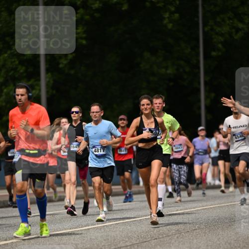 29.06.2025 - hella hamburg halbmarathon Dr. Thomas Lammeyer http://msf.ph/oto/8259322 29.06.2025 10:35:11 Kennedybrücke 1059, 1097, 1472, 1547, 1773, 1979, 2414, 2505, 2754, 2755, 2914, 3131, 3281, 3443, 4561, 4817, 5437, 5943, 6057, 6078, 6195, 6546, 6616, 6725, 6787, 7351, 7604, 7772, 8050, 8812, 8941, 9937, 10586, 10989 meine-sportfotos.de