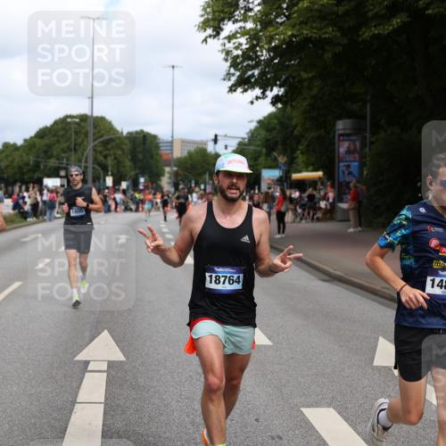 29.06.2025 - hella hamburg halbmarathon Yannick Fuchs http://msf.ph/oto/8259326 29.06.2025 10:36:11 20KM 1570, 1763, 1800, 2579, 2675, 5387, 5987, 6593, 7092, 7432, 8358, 9815, 10415, 10894, 11417, 12434, 12588, 13714, 13876, 14346, 14899, 15521, 16084, 17032, 17159, 17182, 17882, 18442, 18491, 18509, 18764, 18772, 18802, 19046 meine-sportfotos.de