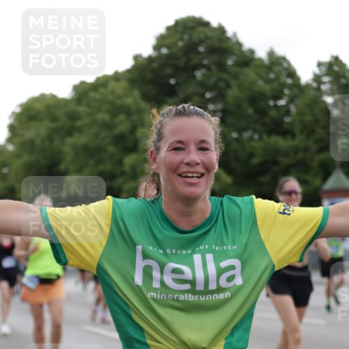 29.06.2025 - hella hamburg halbmarathon Jannik Wohlers http://msf.ph/oto/8259328 29.06.2025 10:32:24 Lombardsbrücke 1078, 1237, 1732, 2059, 2276, 3422, 3660, 3670, 3708, 3753, 4446, 4555, 6040, 6861, 7308, 7309, 7387, 7531, 7633, 7749, 7750, 8170, 8839, 9010, 9034, 9188, 9542, 9768, 10013, 10048, 10203, 10277, 10470, 10770, 11076, 11248, 11756, 12423, 12424, 12470, 12508, 12907, 13789, 14301, 14347, 15171, 15997, 16129, 16502, 16702, 16898, 16999, 17041, 17102, 17167, 17508, 17664, 18069, 18502, 18706, 18927, 19156, 19213 meine-sportfotos.de
