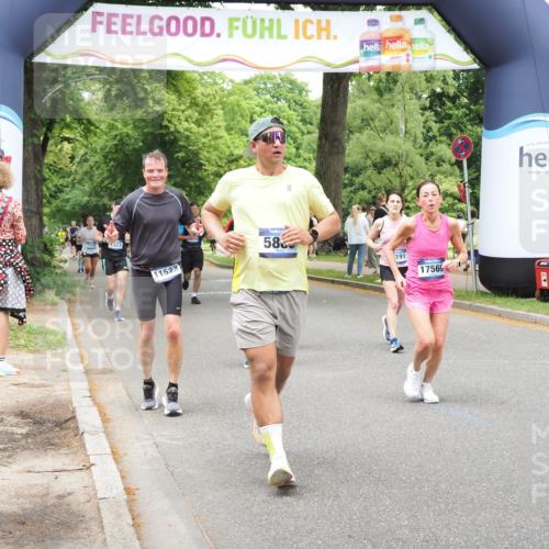 29.06.2025 - hella hamburg halbmarathon MichiJ http://msf.ph/oto/8259393 29.06.2025 10:53:22 Zwischen KM18-KM19 2142, 4286, 4782, 5869, 7323, 7485, 11191, 11523, 16166, 16602, 17569 meine-sportfotos.de